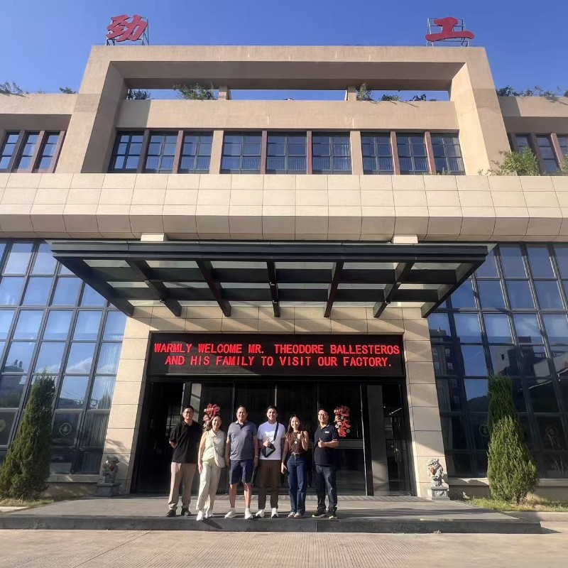 The Philippine delegation visited and inspected our factory.